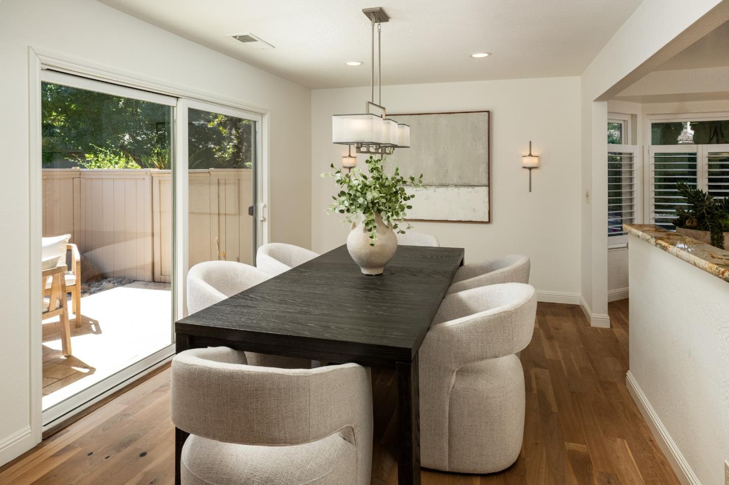 Detail Gallery Image 10 of 37 For 4 Bay Tree Ln, Los Altos,  CA 94022 - 2 Beds | 2 Baths