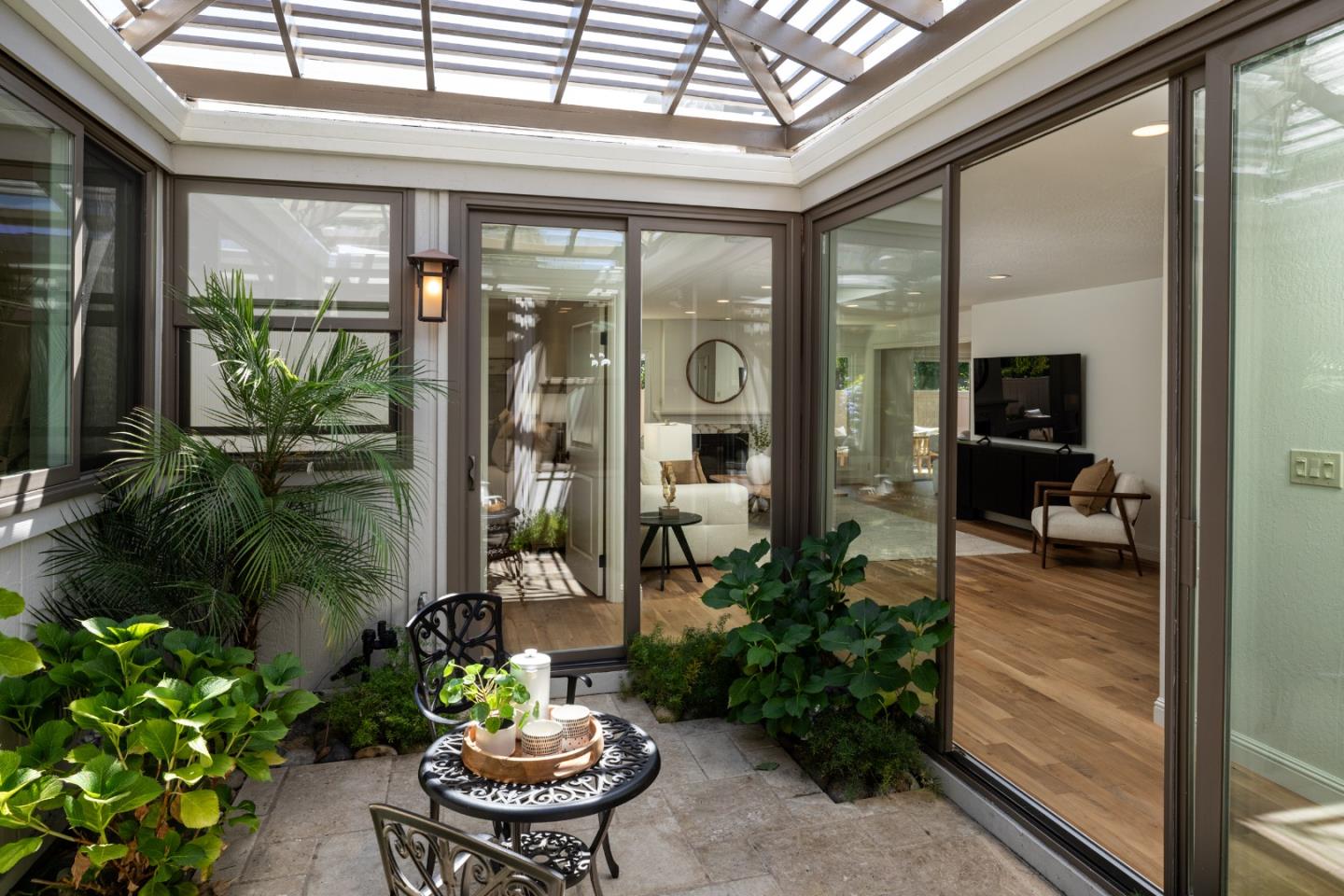 Detail Gallery Image 18 of 37 For 4 Bay Tree Ln, Los Altos,  CA 94022 - 2 Beds | 2 Baths