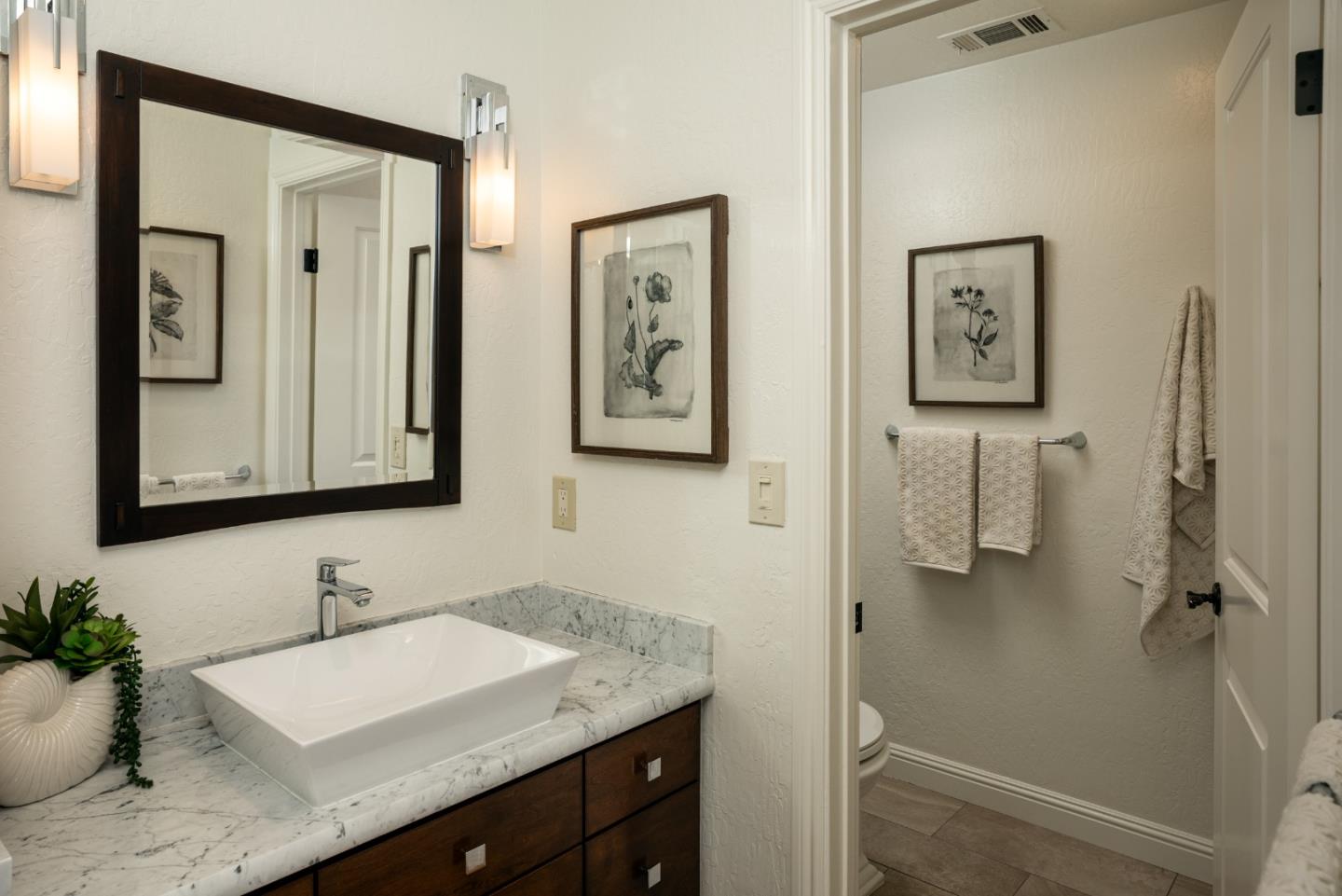 Detail Gallery Image 20 of 37 For 4 Bay Tree Ln, Los Altos,  CA 94022 - 2 Beds | 2 Baths