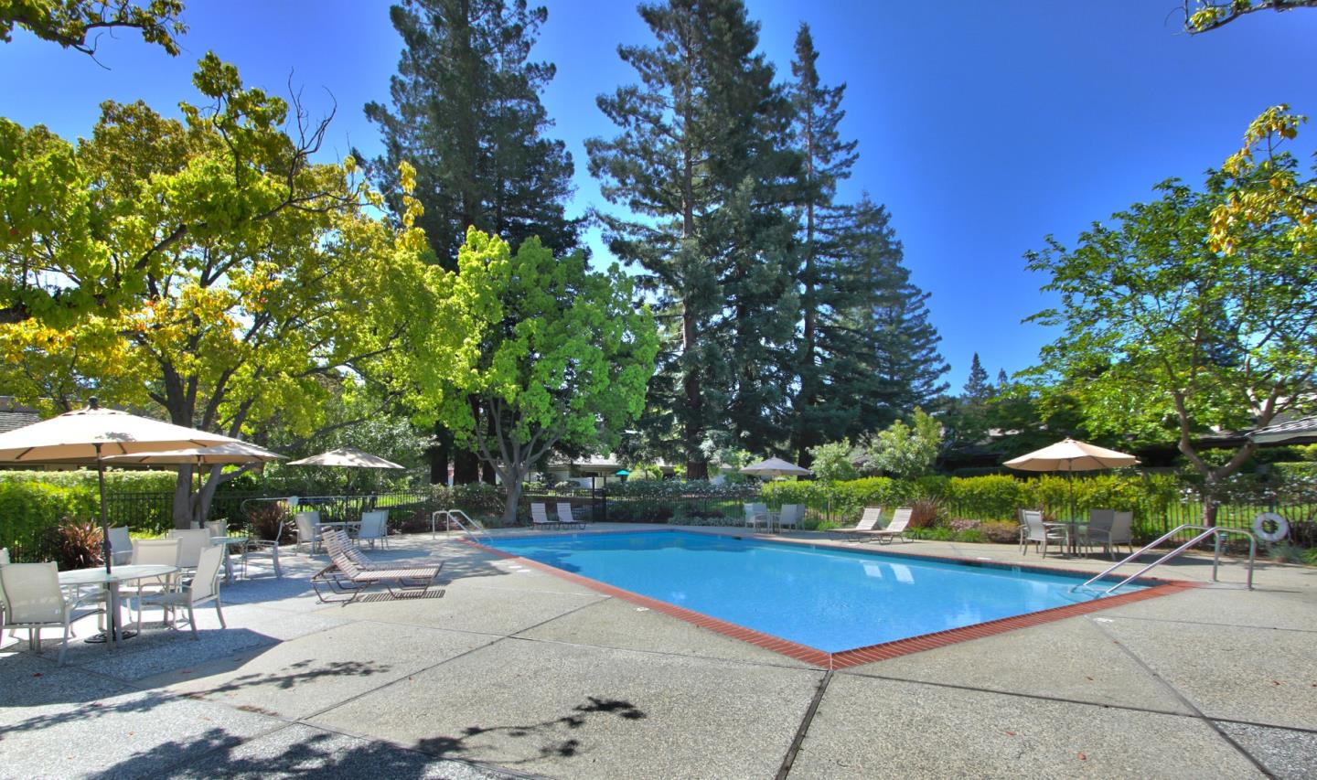 Detail Gallery Image 32 of 37 For 4 Bay Tree Ln, Los Altos,  CA 94022 - 2 Beds | 2 Baths
