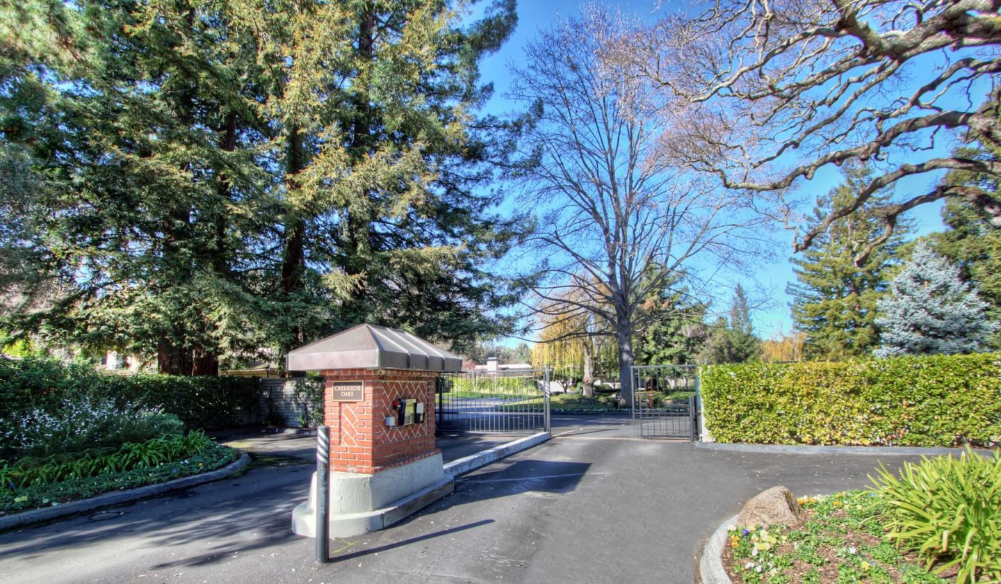 Detail Gallery Image 36 of 37 For 4 Bay Tree Ln, Los Altos,  CA 94022 - 2 Beds | 2 Baths