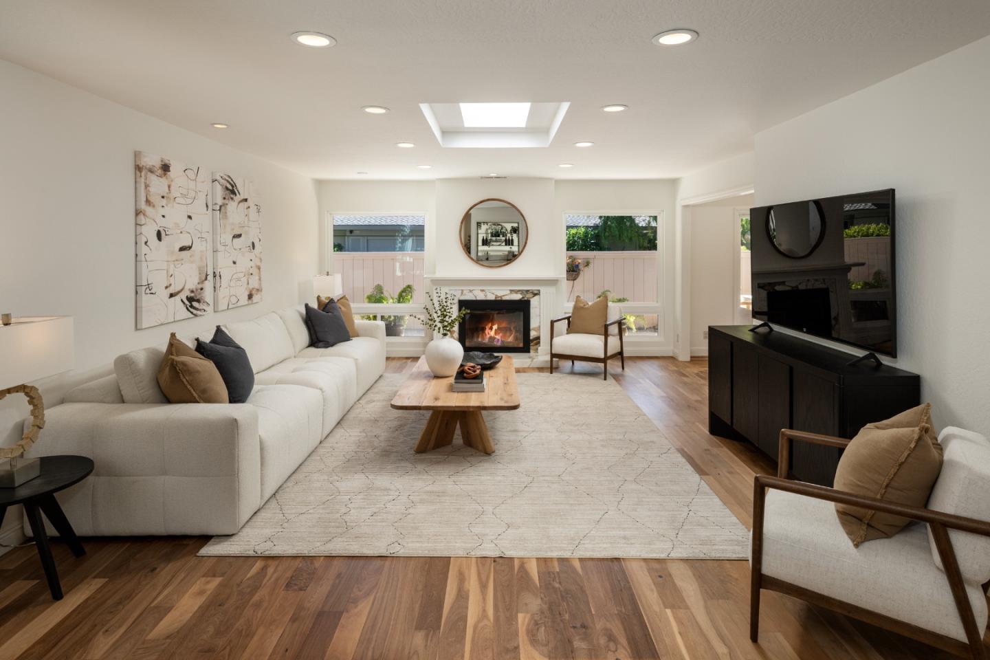 Detail Gallery Image 5 of 37 For 4 Bay Tree Ln, Los Altos,  CA 94022 - 2 Beds | 2 Baths