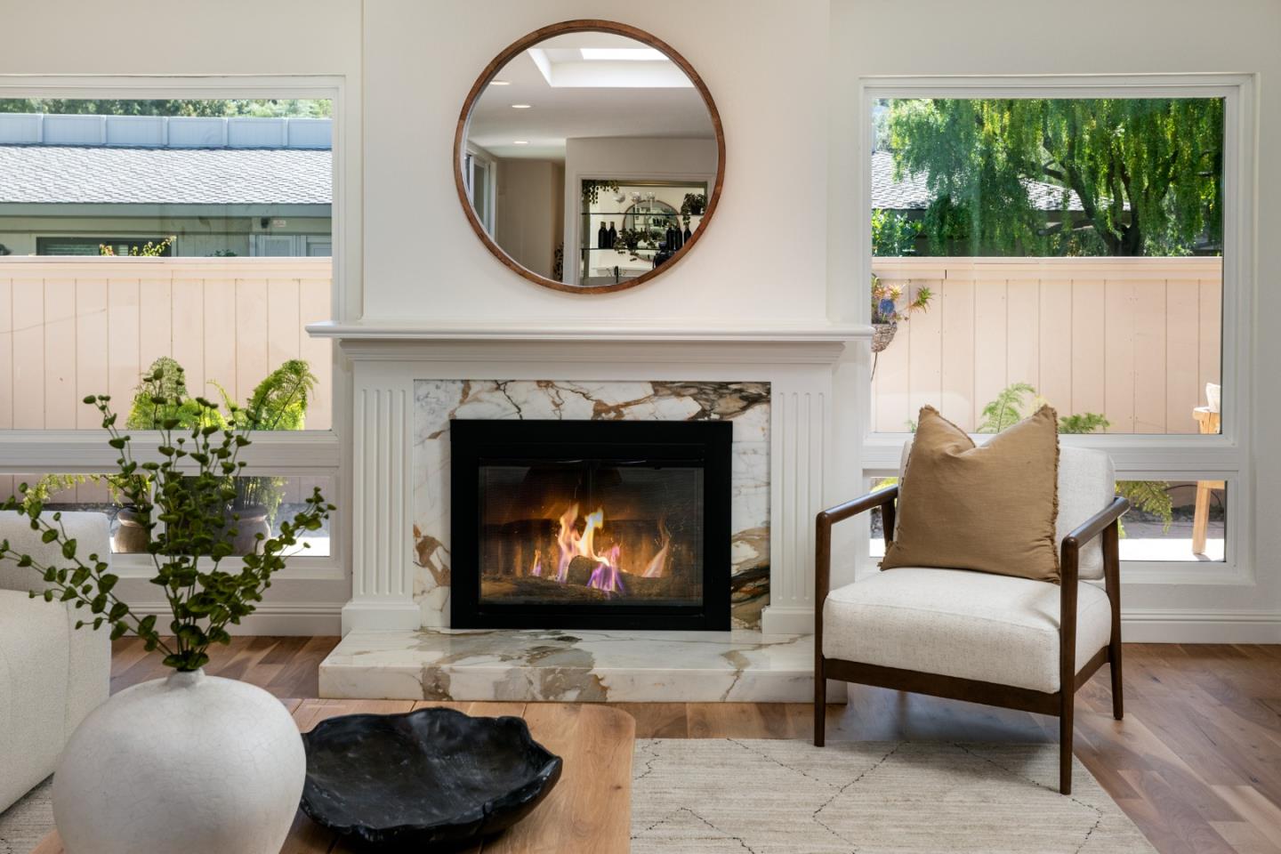 Detail Gallery Image 7 of 37 For 4 Bay Tree Ln, Los Altos,  CA 94022 - 2 Beds | 2 Baths
