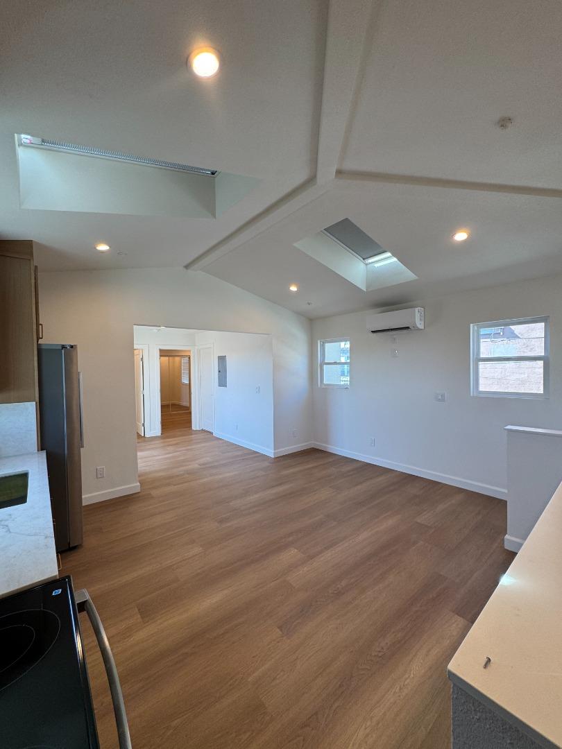 Detail Gallery Image 6 of 19 For 12819 Beverly Blvd, Whittier,  CA 90601 - 2 Beds | 1 Baths