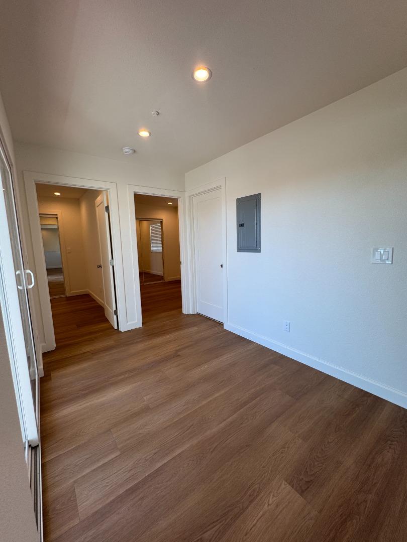 Detail Gallery Image 9 of 19 For 12819 Beverly Blvd, Whittier,  CA 90601 - 2 Beds | 1 Baths