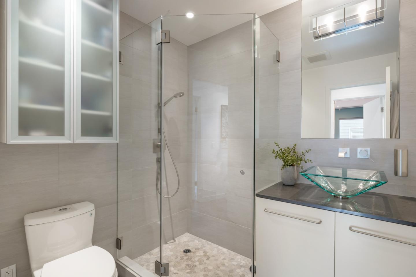 Detail Gallery Image 10 of 26 For 237 High St, Palo Alto,  CA 94301 - 3 Beds | 2 Baths