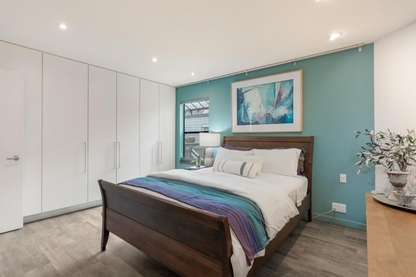 Detail Gallery Image 12 of 26 For 237 High St, Palo Alto,  CA 94301 - 3 Beds | 2 Baths