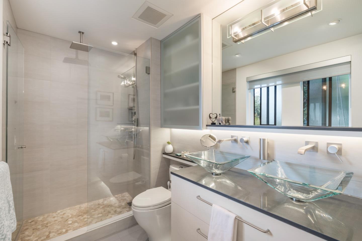 Detail Gallery Image 13 of 26 For 237 High St, Palo Alto,  CA 94301 - 3 Beds | 2 Baths