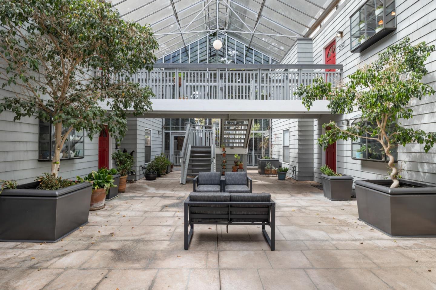 Detail Gallery Image 22 of 26 For 237 High St, Palo Alto,  CA 94301 - 3 Beds | 2 Baths