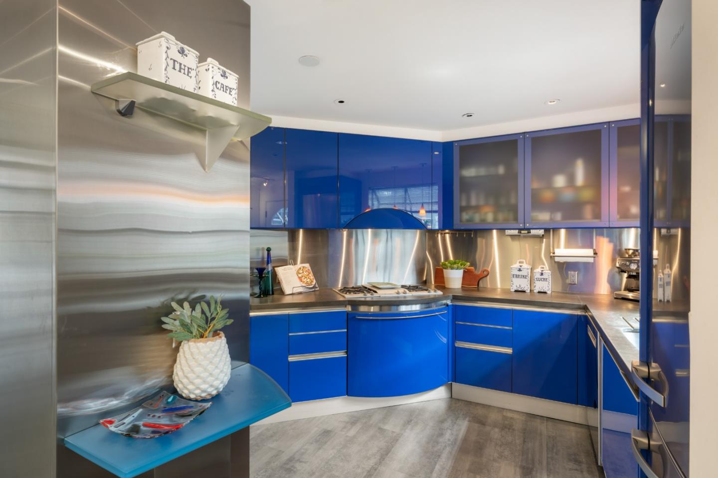 Detail Gallery Image 4 of 26 For 237 High St, Palo Alto,  CA 94301 - 3 Beds | 2 Baths
