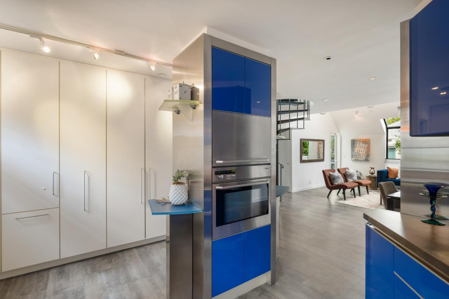 Detail Gallery Image 6 of 26 For 237 High St, Palo Alto,  CA 94301 - 3 Beds | 2 Baths