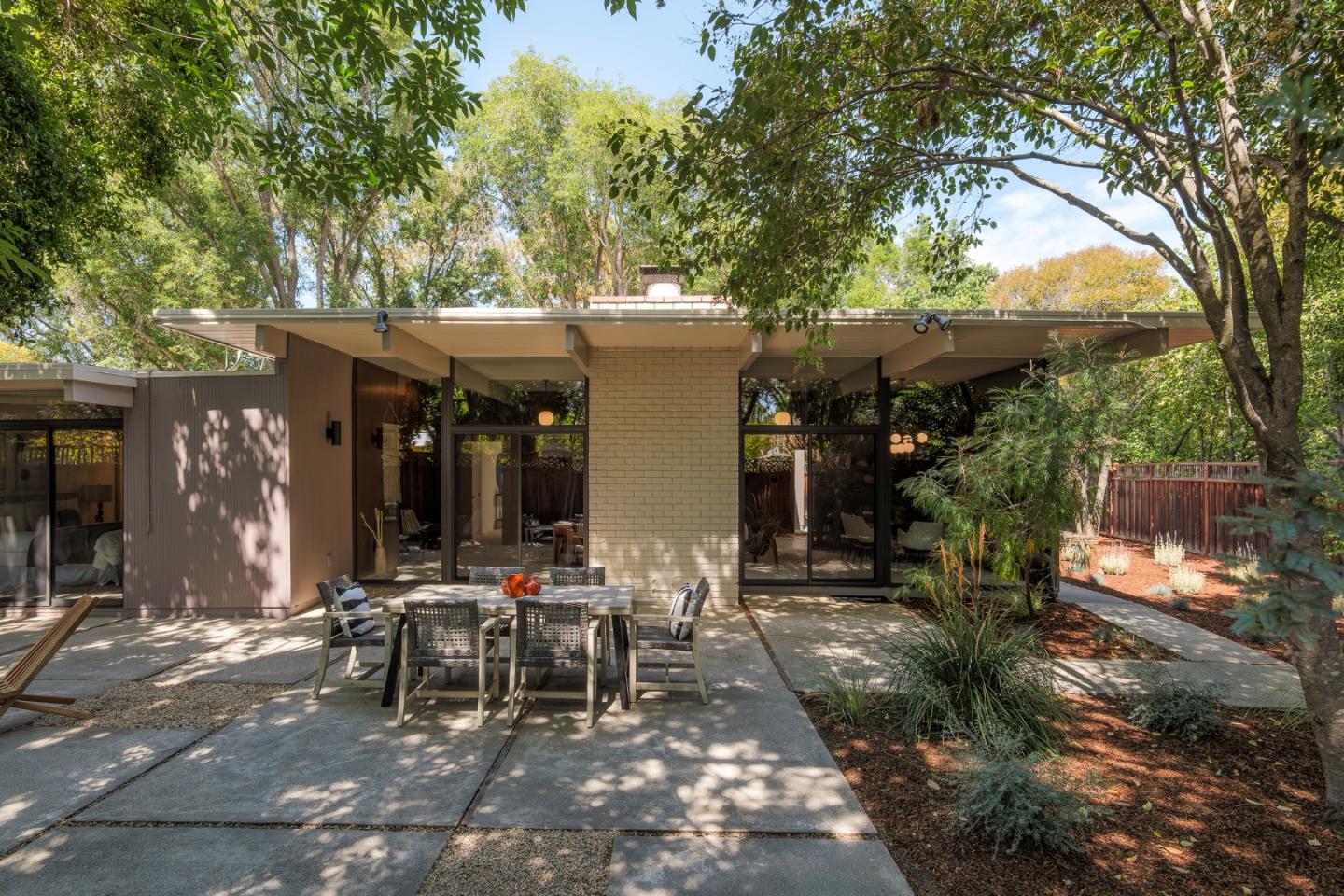 Detail Gallery Image 3 of 25 For 3407 Janice Way, Palo Alto,  CA 94303 - 4 Beds | 2 Baths