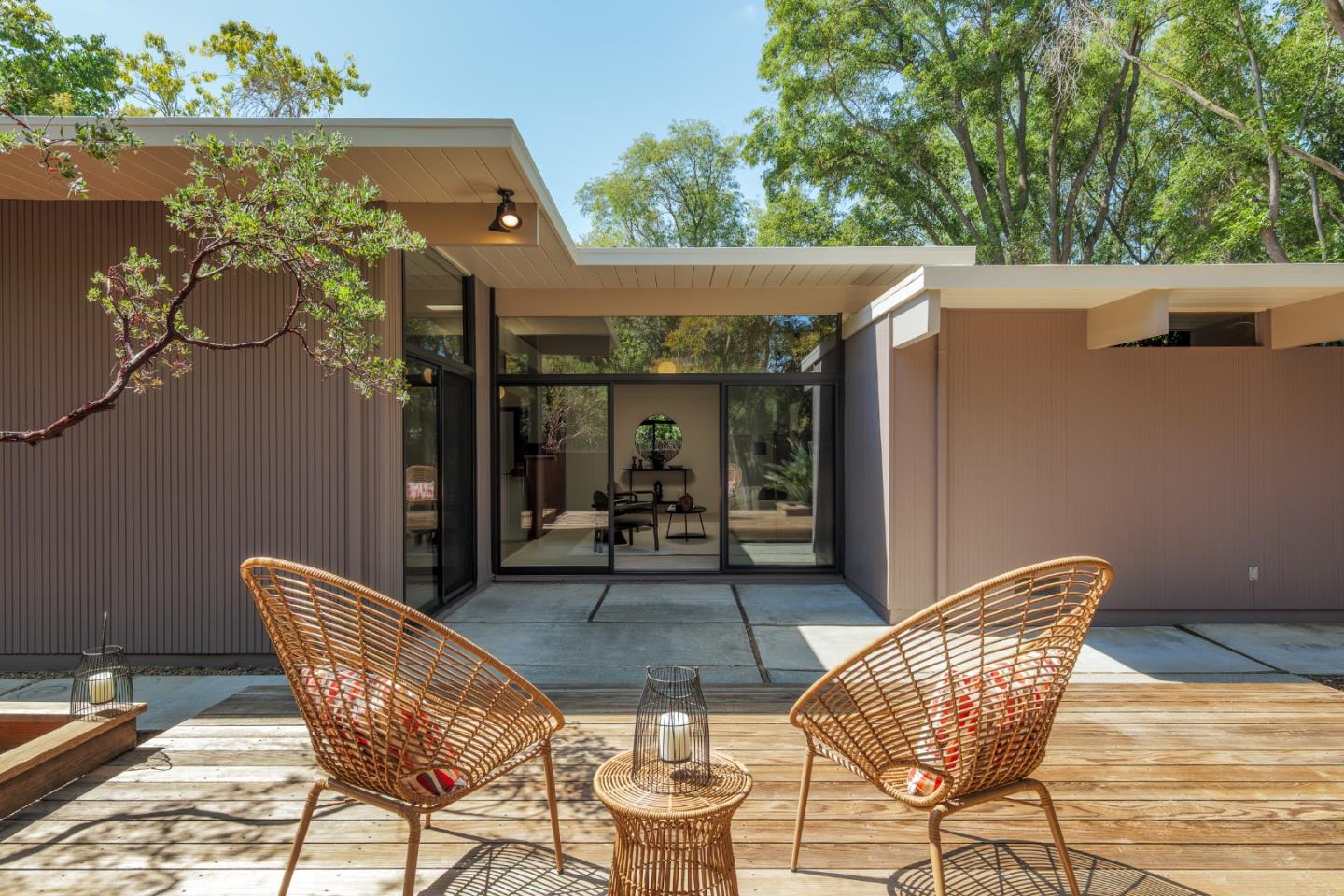 Detail Gallery Image 5 of 25 For 3407 Janice Way, Palo Alto,  CA 94303 - 4 Beds | 2 Baths