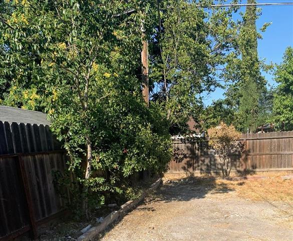 Detail Gallery Image 24 of 25 For 1620 Sycamore Ave, Stockton,  CA 95205 - 3 Beds | 2 Baths