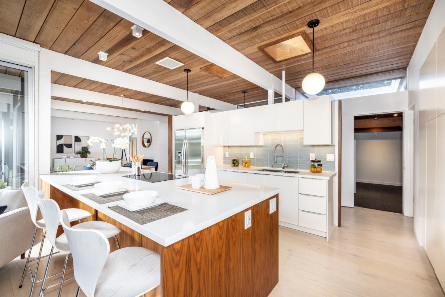 Detail Gallery Image 10 of 37 For 176 Ferne Ct, Palo Alto,  CA 94306 - 3 Beds | 2 Baths