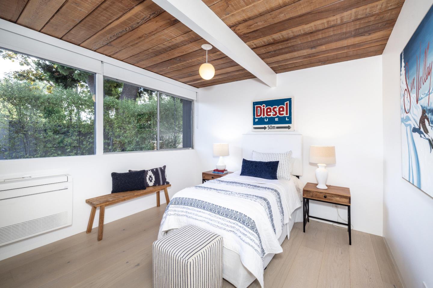 Detail Gallery Image 20 of 37 For 176 Ferne Ct, Palo Alto,  CA 94306 - 3 Beds | 2 Baths