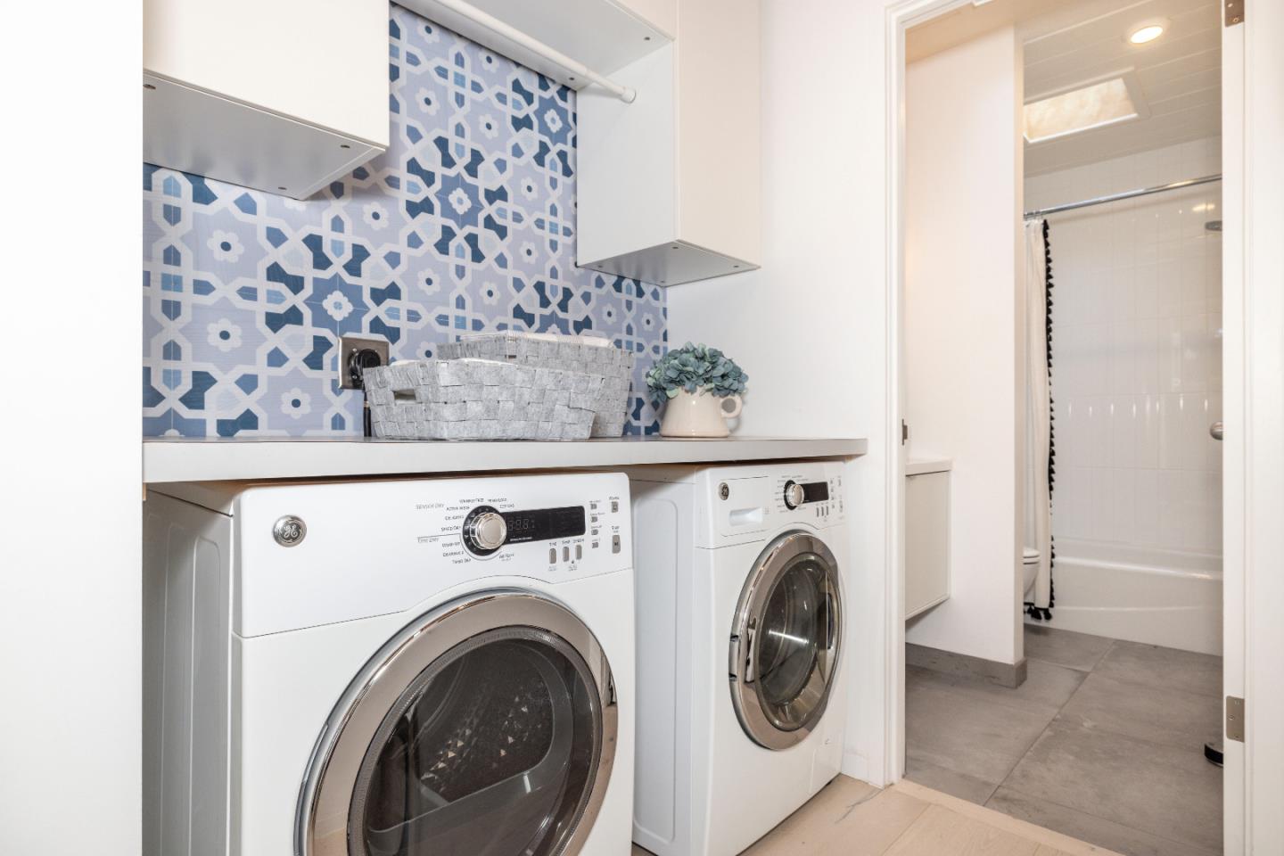 Detail Gallery Image 23 of 37 For 176 Ferne Ct, Palo Alto,  CA 94306 - 3 Beds | 2 Baths