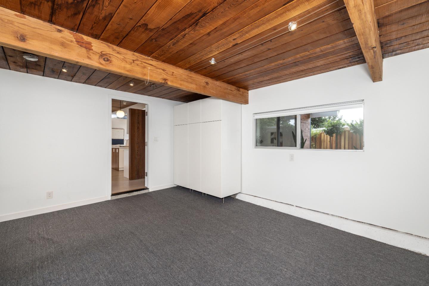Detail Gallery Image 24 of 37 For 176 Ferne Ct, Palo Alto,  CA 94306 - 3 Beds | 2 Baths