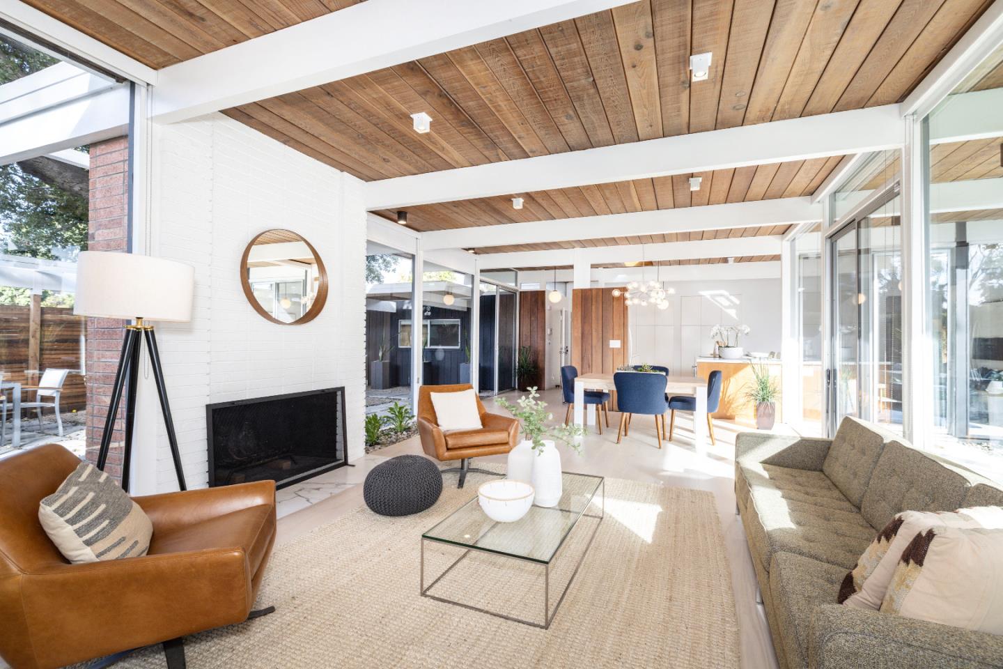 Detail Gallery Image 3 of 37 For 176 Ferne Ct, Palo Alto,  CA 94306 - 3 Beds | 2 Baths