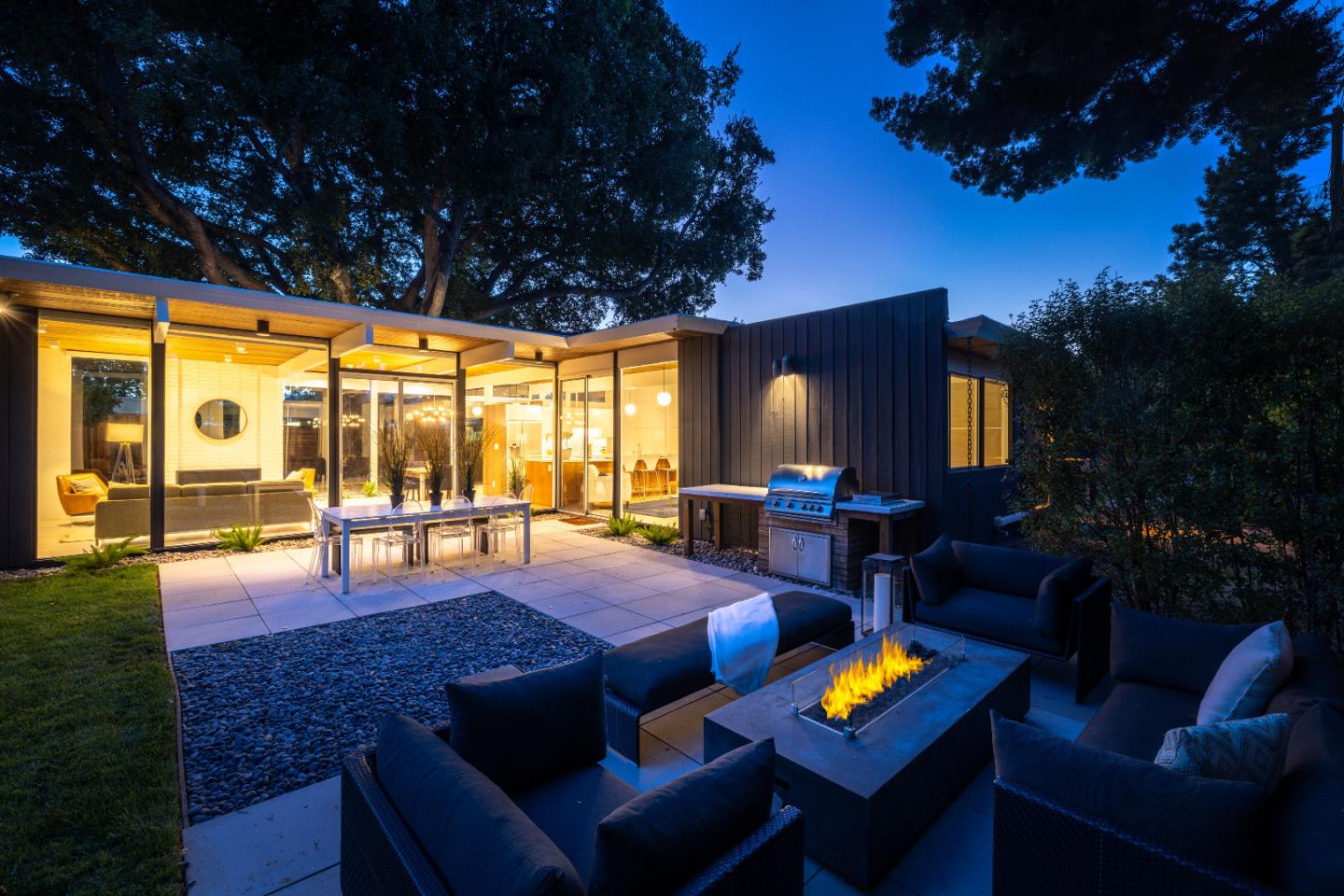 Detail Gallery Image 36 of 37 For 176 Ferne Ct, Palo Alto,  CA 94306 - 3 Beds | 2 Baths