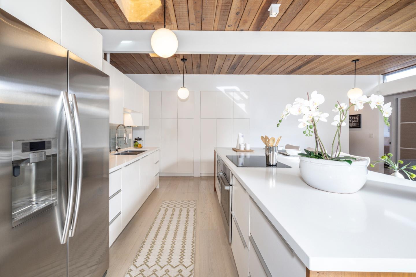 Detail Gallery Image 7 of 37 For 176 Ferne Ct, Palo Alto,  CA 94306 - 3 Beds | 2 Baths