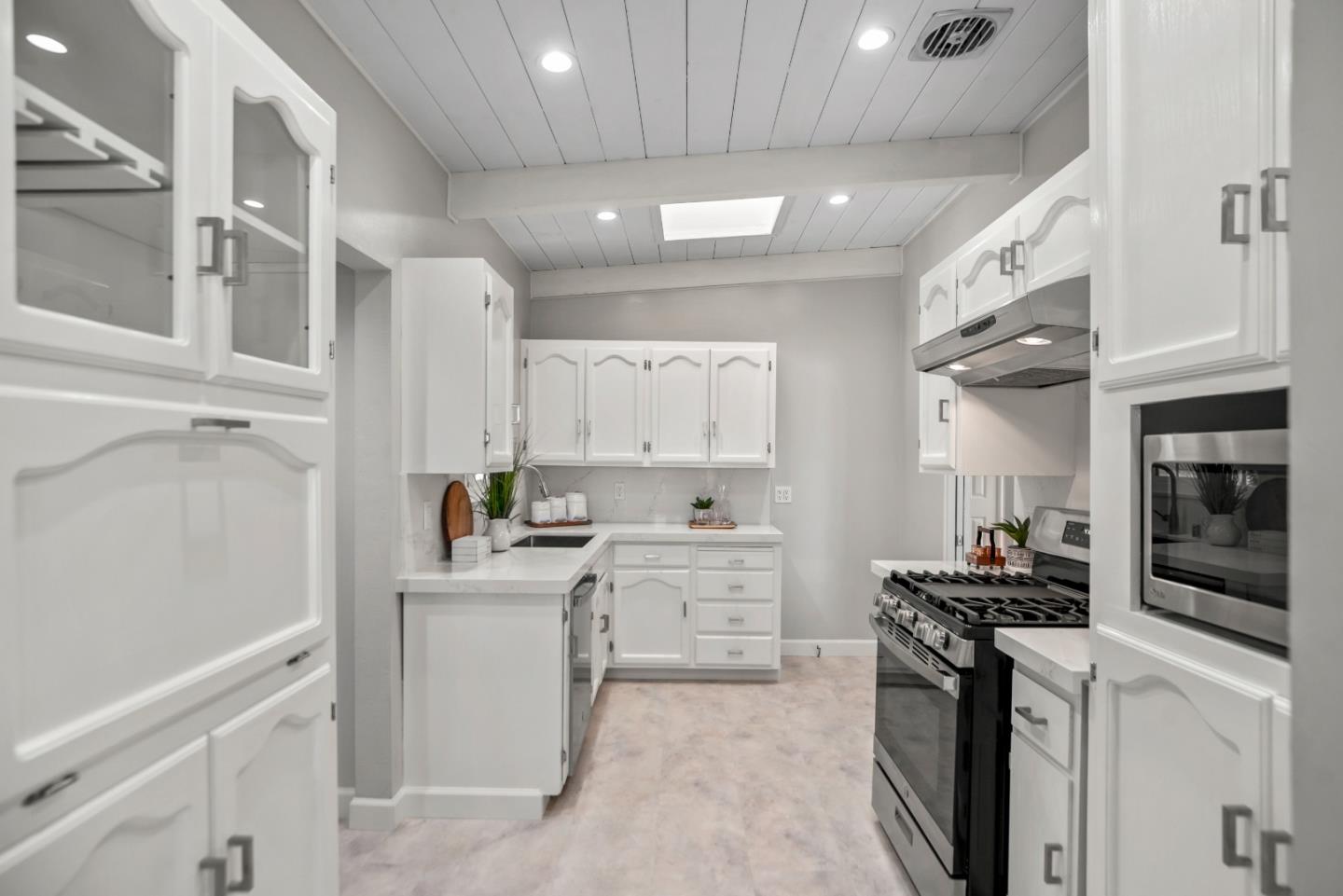 Detail Gallery Image 8 of 27 For 2782 Sonoma Pl, Santa Clara,  CA 95051 - 4 Beds | 2 Baths