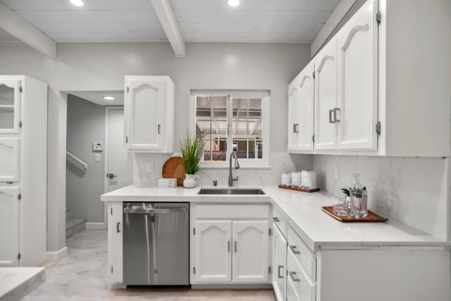 Detail Gallery Image 9 of 27 For 2782 Sonoma Pl, Santa Clara,  CA 95051 - 4 Beds | 2 Baths