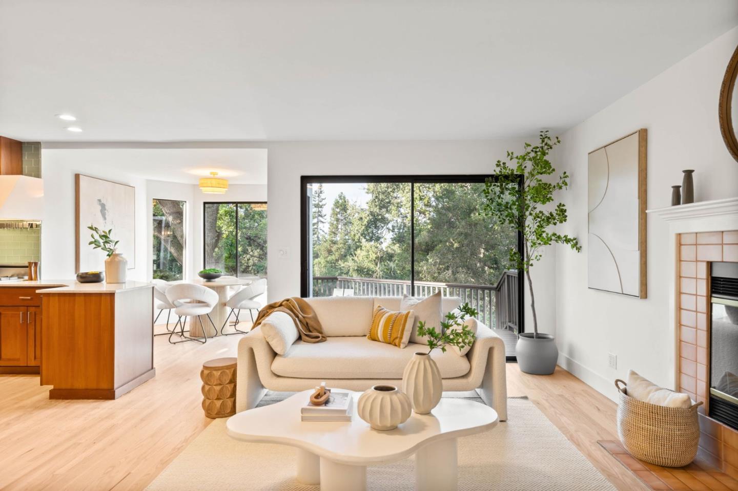 Detail Gallery Image 10 of 33 For 416 Crest Dr, Redwood City,  CA 94062 - 4 Beds | 3/1 Baths