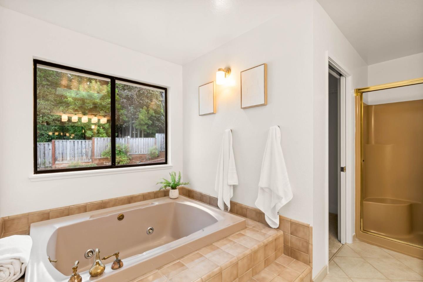 Detail Gallery Image 19 of 33 For 416 Crest Dr, Redwood City,  CA 94062 - 4 Beds | 3/1 Baths
