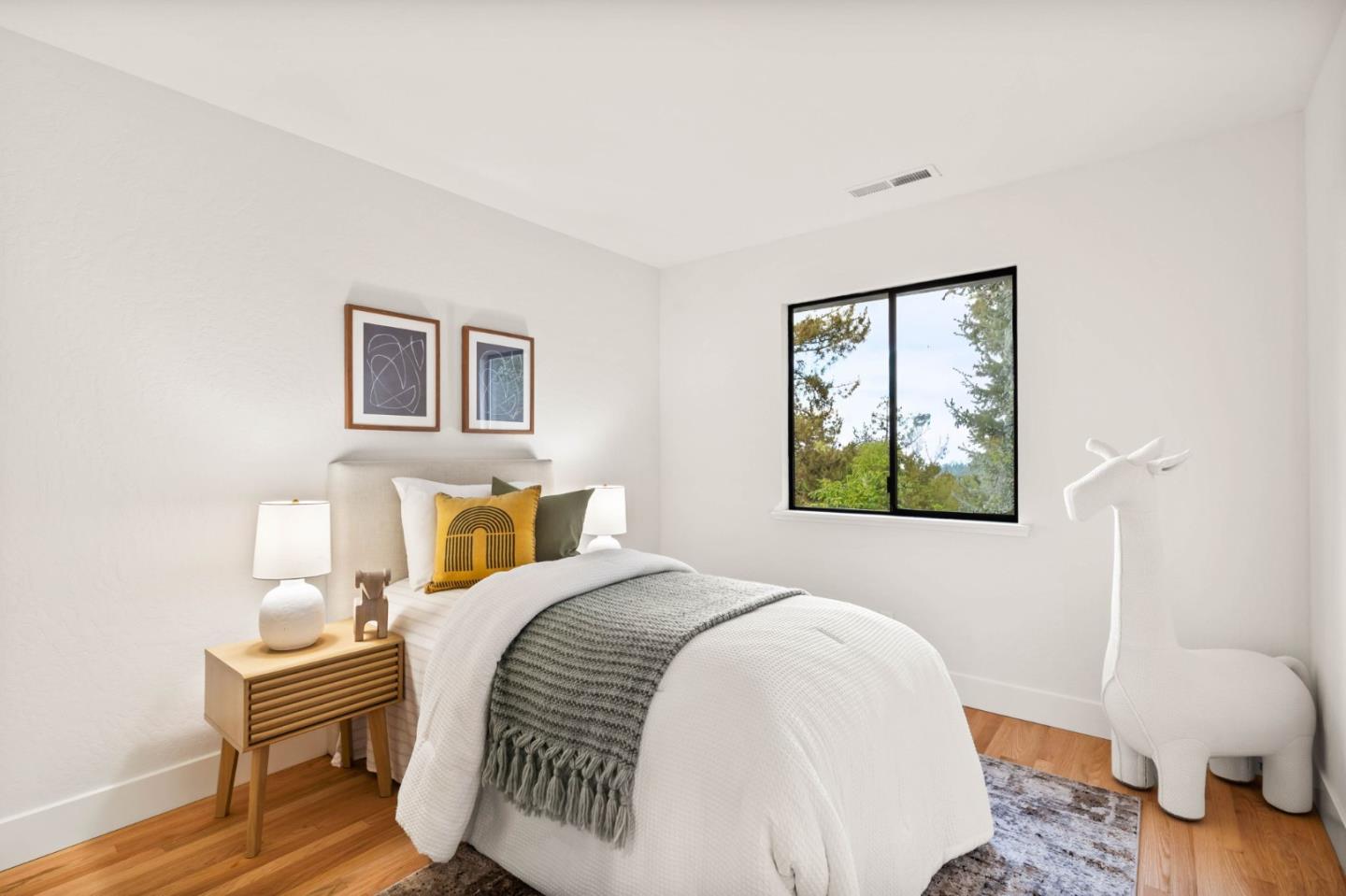 Detail Gallery Image 22 of 33 For 416 Crest Dr, Redwood City,  CA 94062 - 4 Beds | 3/1 Baths