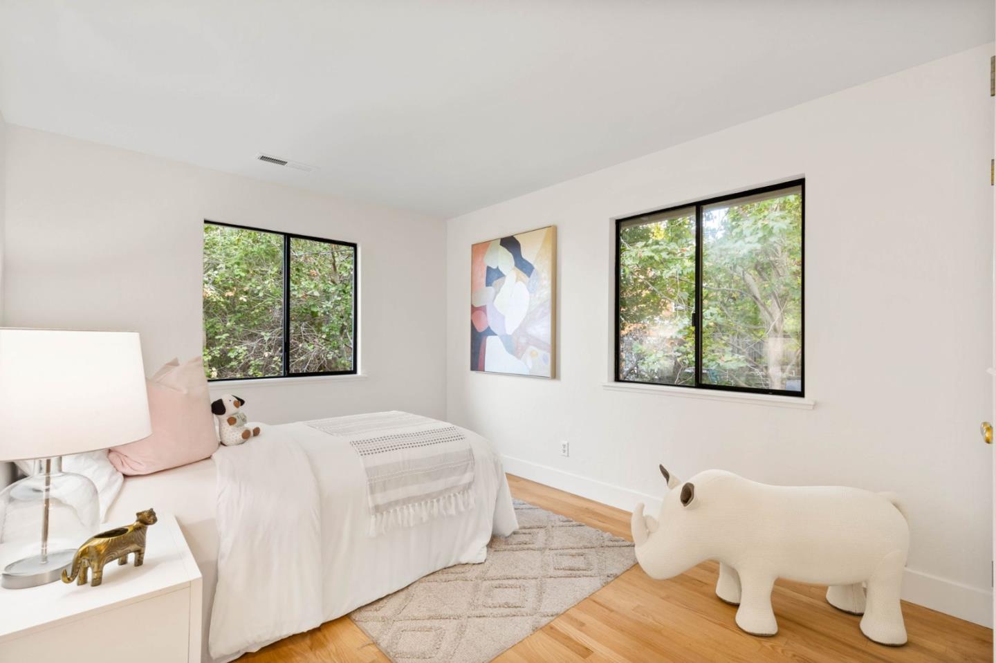 Detail Gallery Image 24 of 33 For 416 Crest Dr, Redwood City,  CA 94062 - 4 Beds | 3/1 Baths