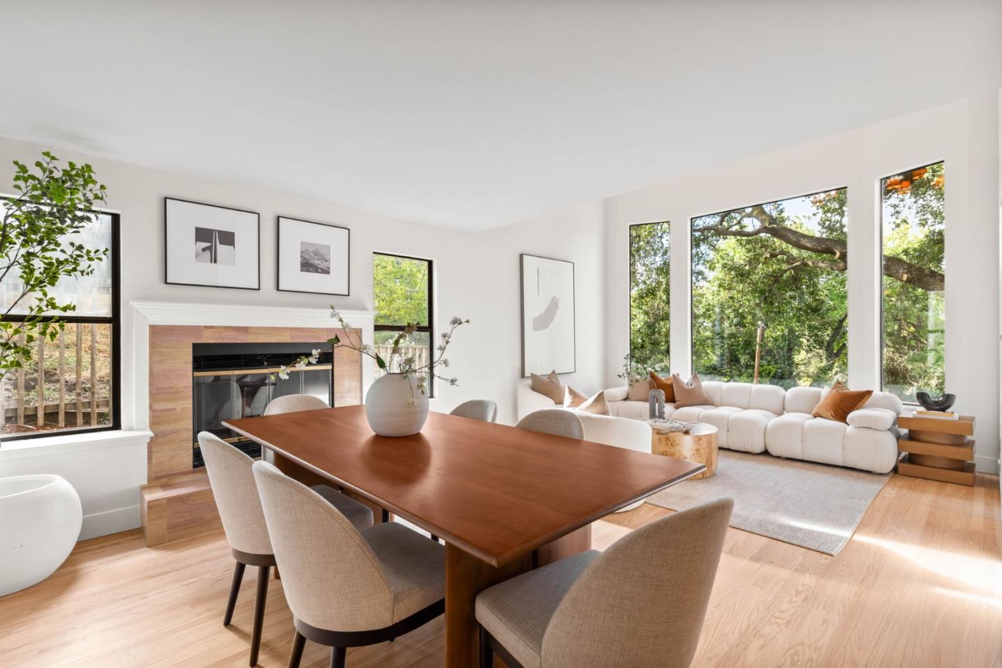 Detail Gallery Image 4 of 33 For 416 Crest Dr, Redwood City,  CA 94062 - 4 Beds | 3/1 Baths