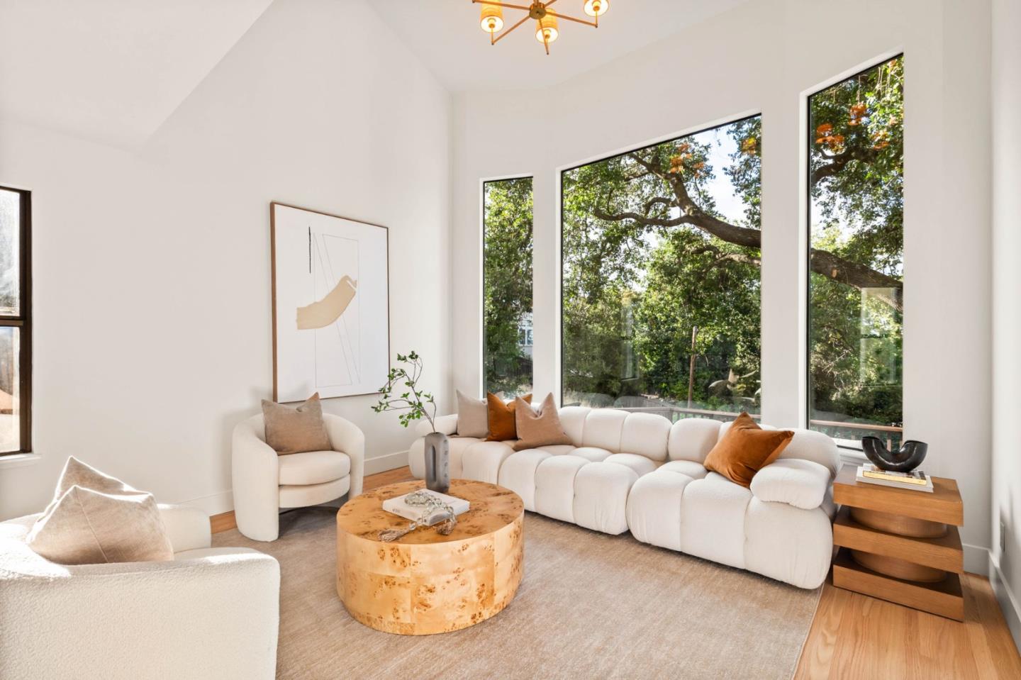 Detail Gallery Image 5 of 33 For 416 Crest Dr, Redwood City,  CA 94062 - 4 Beds | 3/1 Baths