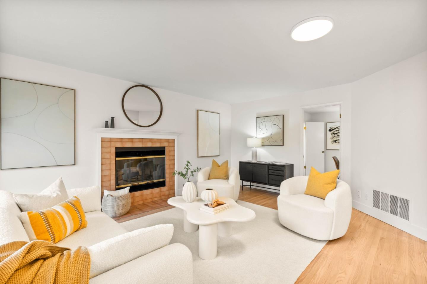 Detail Gallery Image 9 of 33 For 416 Crest Dr, Redwood City,  CA 94062 - 4 Beds | 3/1 Baths