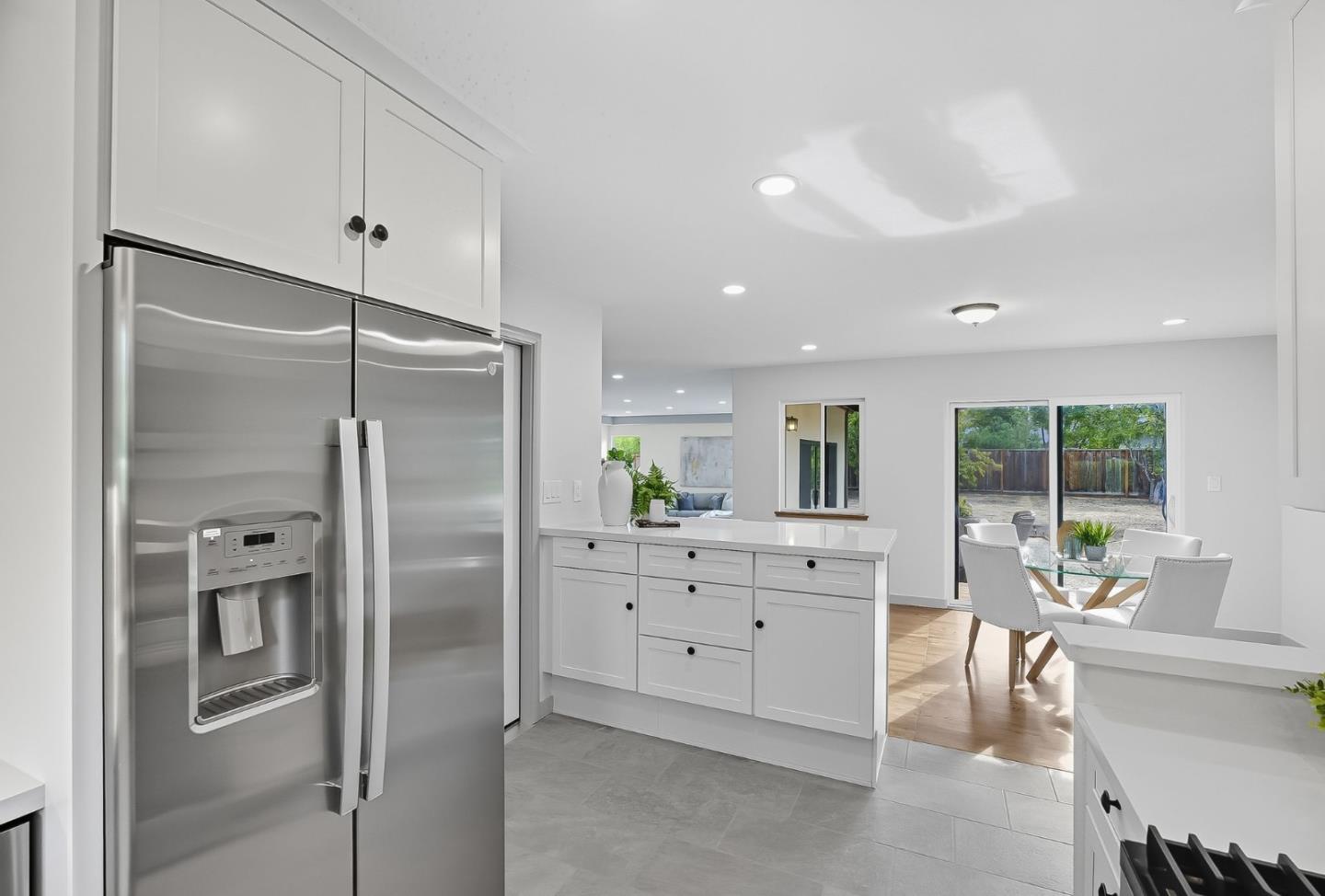 Detail Gallery Image 13 of 56 For 771 Sunshine Dr, Los Altos,  CA 94024 - 5 Beds | 3 Baths