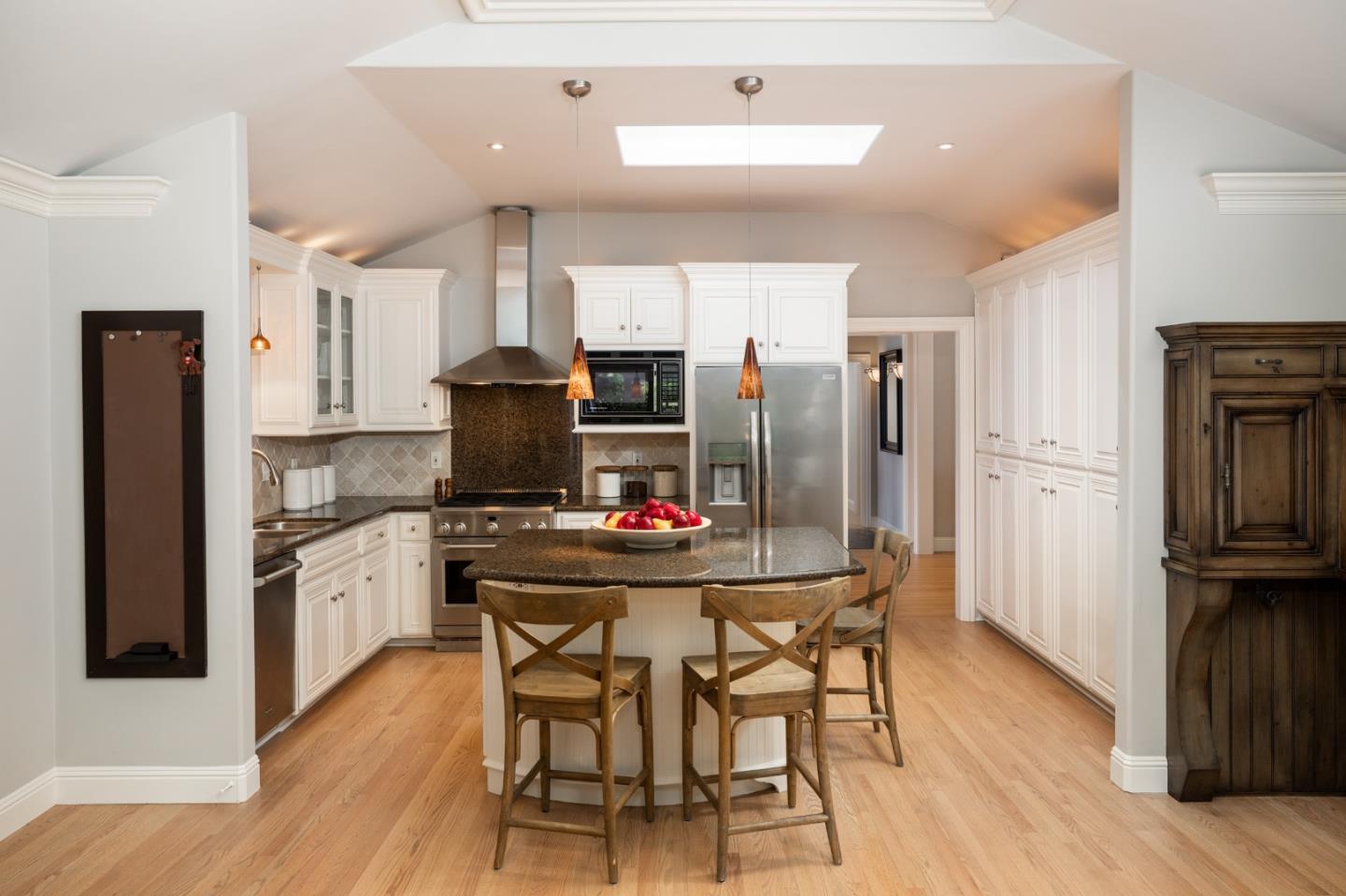 Detail Gallery Image 12 of 49 For 1762 Austin Ave, Los Altos,  CA 94024 - 4 Beds | 3/1 Baths