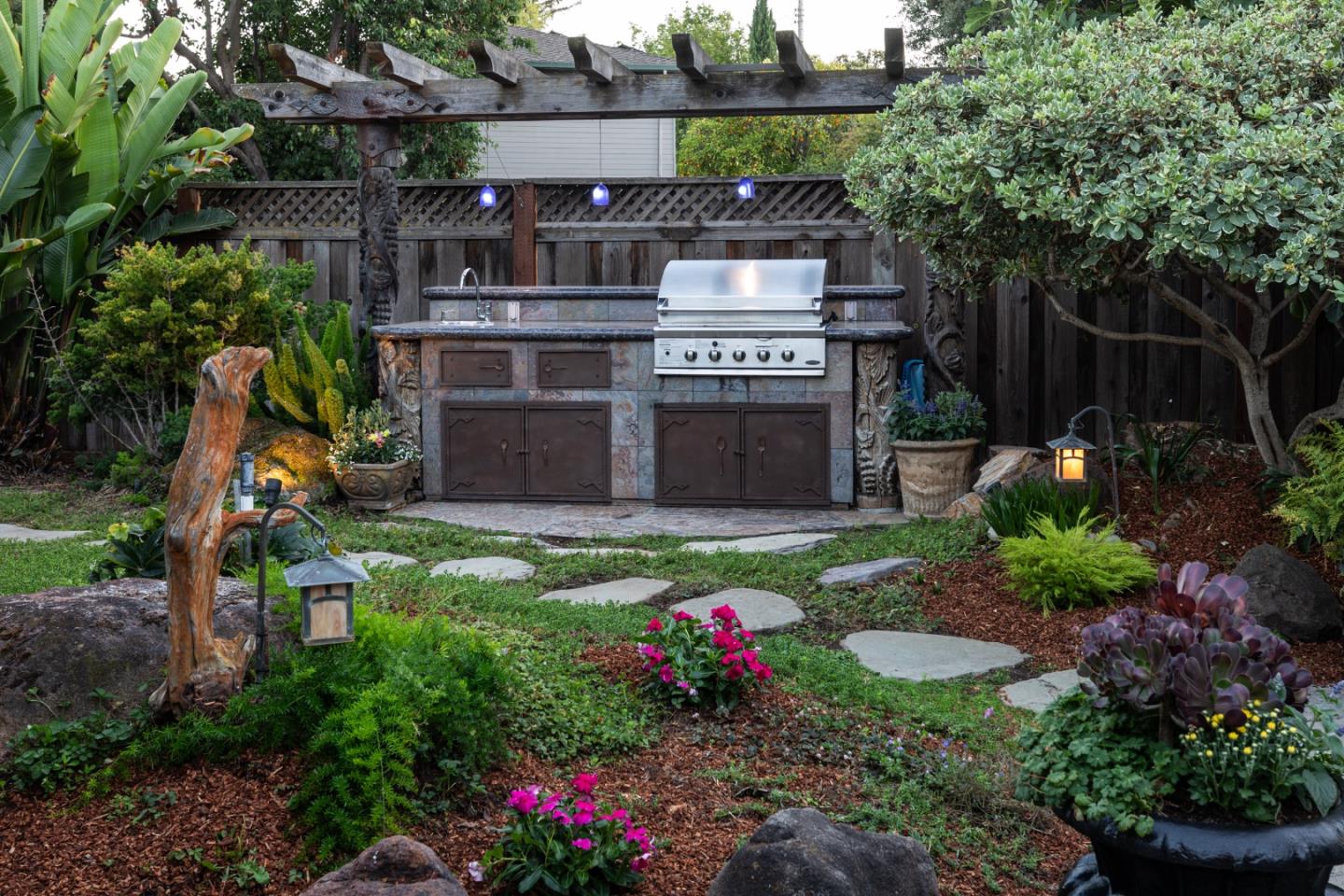 Detail Gallery Image 46 of 49 For 1762 Austin Ave, Los Altos,  CA 94024 - 4 Beds | 3/1 Baths