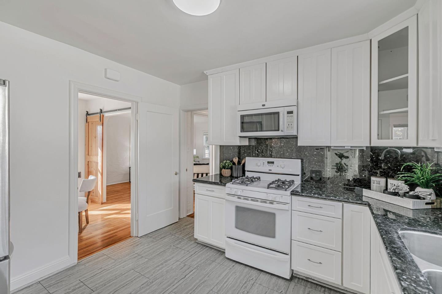 Detail Gallery Image 10 of 28 For 115 Burton Ave, San Jose,  CA 95112 - 1 Beds | 1 Baths