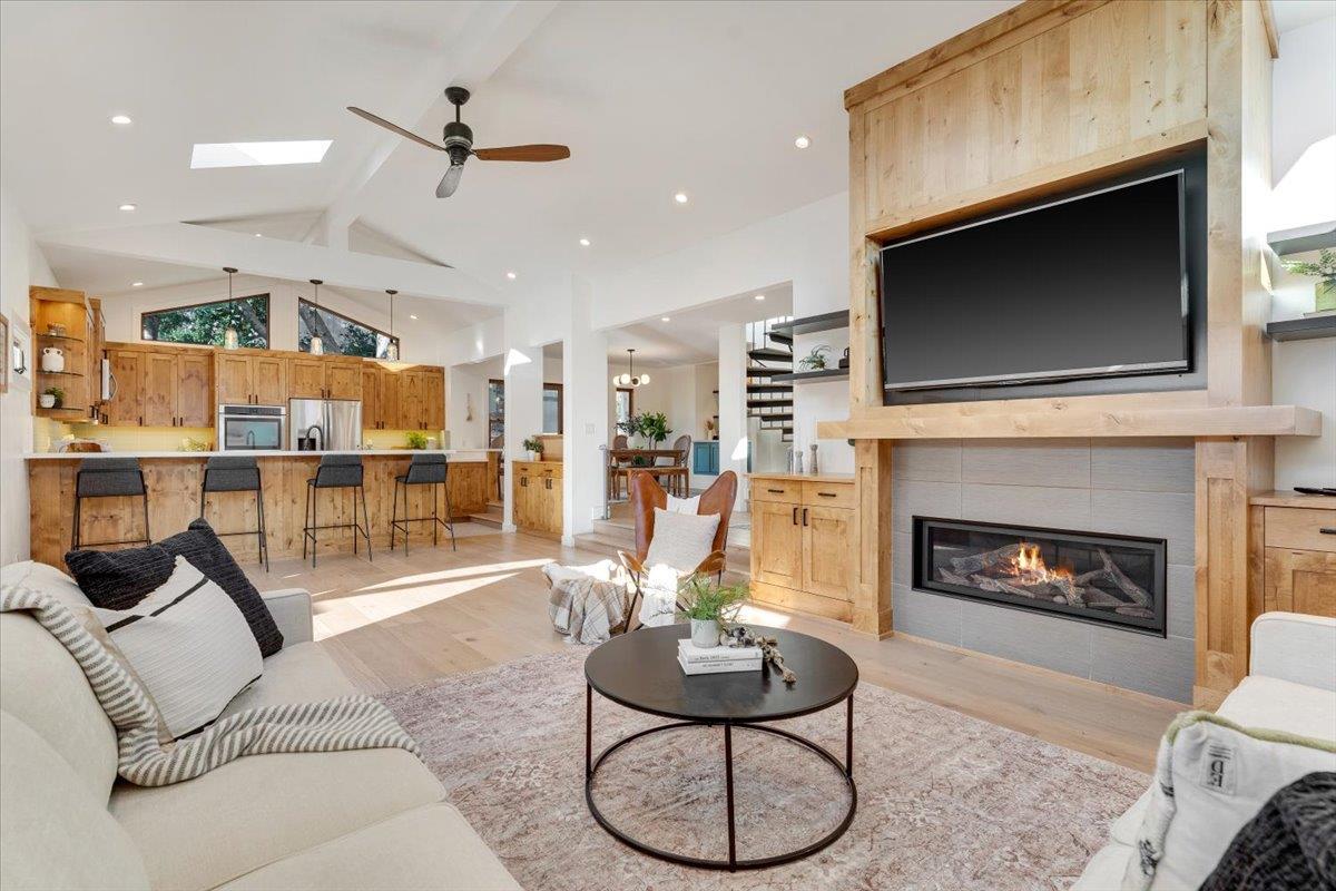 Detail Gallery Image 12 of 42 For 133 Goss Ave, Santa Cruz,  CA 95065 - 3 Beds | 2 Baths