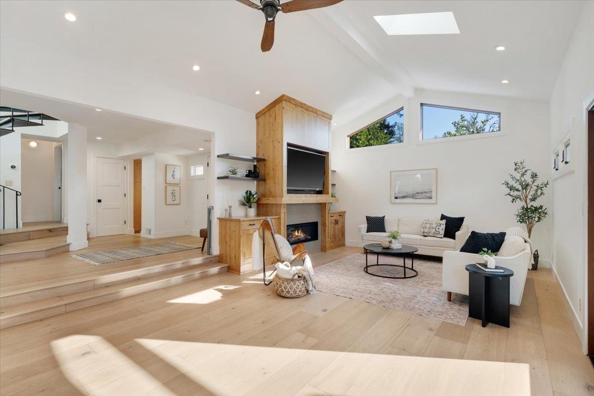 Detail Gallery Image 13 of 42 For 133 Goss Ave, Santa Cruz,  CA 95065 - 3 Beds | 2 Baths