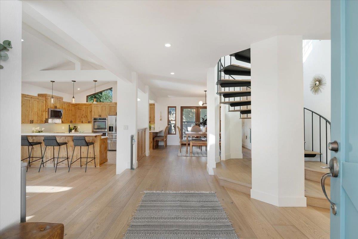 Detail Gallery Image 4 of 42 For 133 Goss Ave, Santa Cruz,  CA 95065 - 3 Beds | 2 Baths