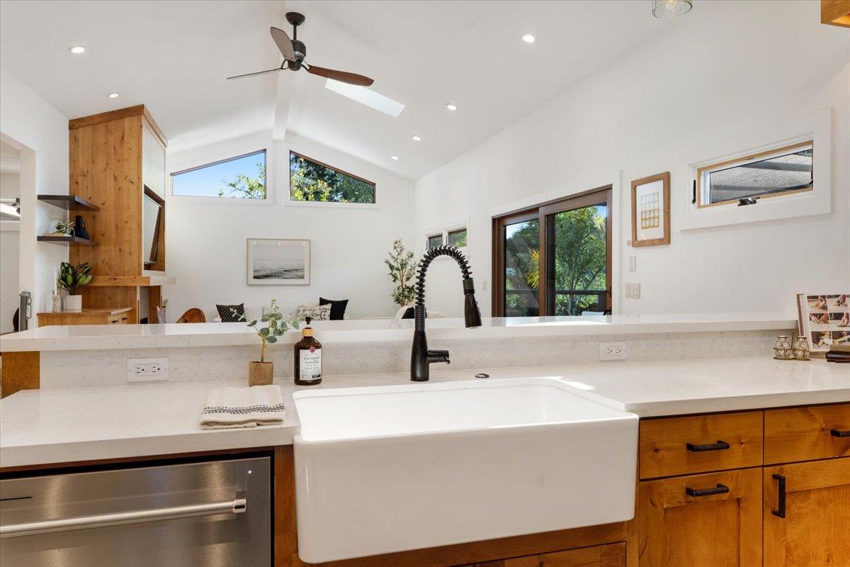 Detail Gallery Image 7 of 42 For 133 Goss Ave, Santa Cruz,  CA 95065 - 3 Beds | 2 Baths