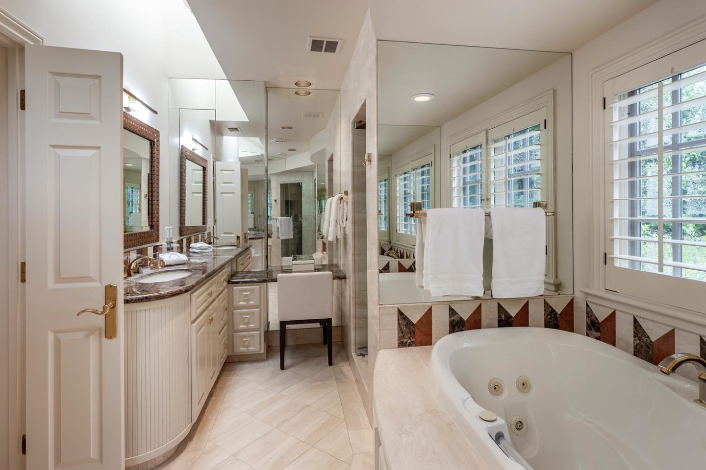 Detail Gallery Image 25 of 51 For 941 Berry Ave, Los Altos,  CA 94024 - 4 Beds | 4/1 Baths