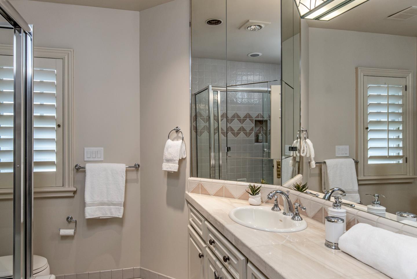 Detail Gallery Image 29 of 51 For 941 Berry Ave, Los Altos,  CA 94024 - 4 Beds | 4/1 Baths