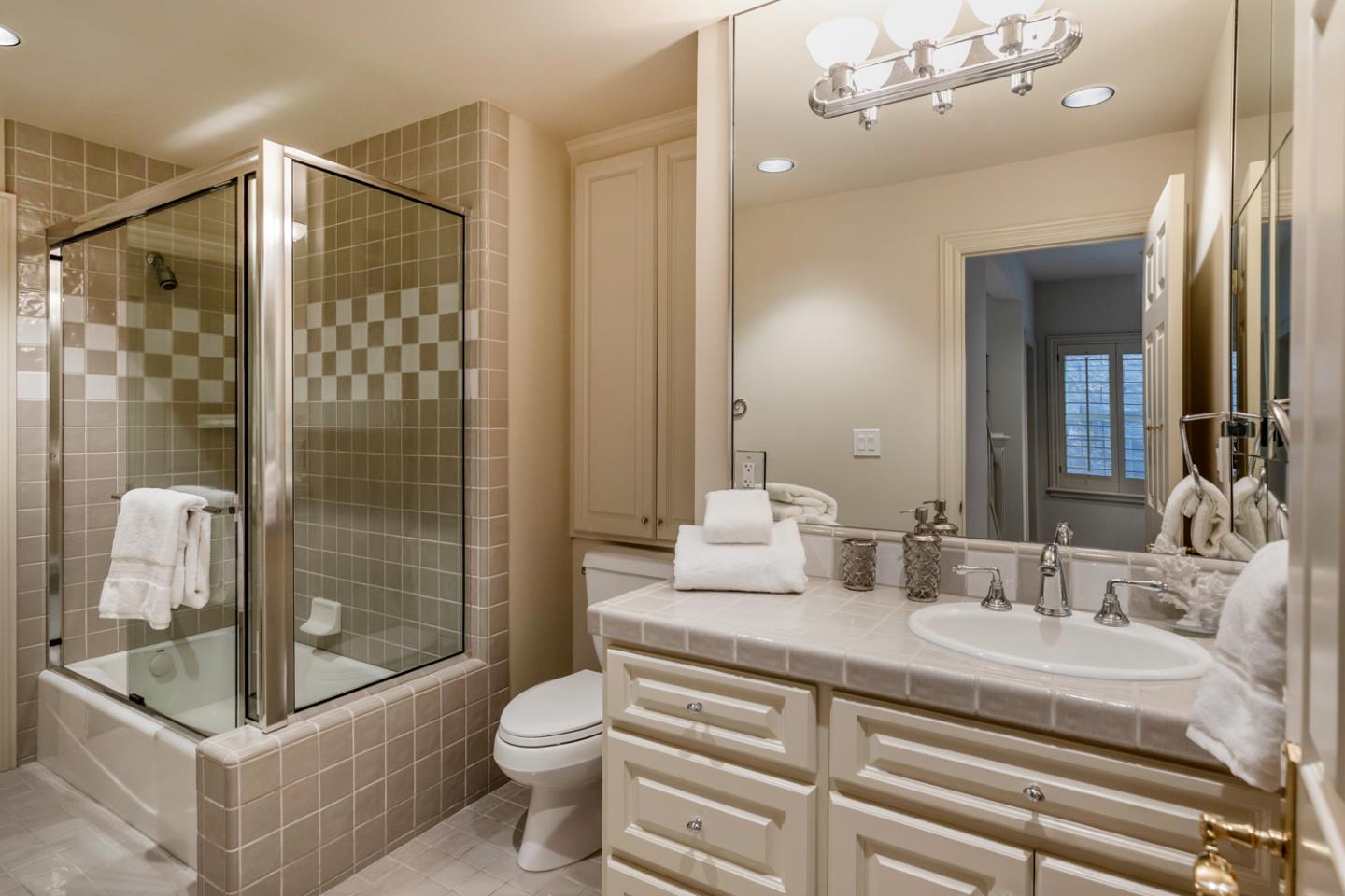 Detail Gallery Image 34 of 51 For 941 Berry Ave, Los Altos,  CA 94024 - 4 Beds | 4/1 Baths