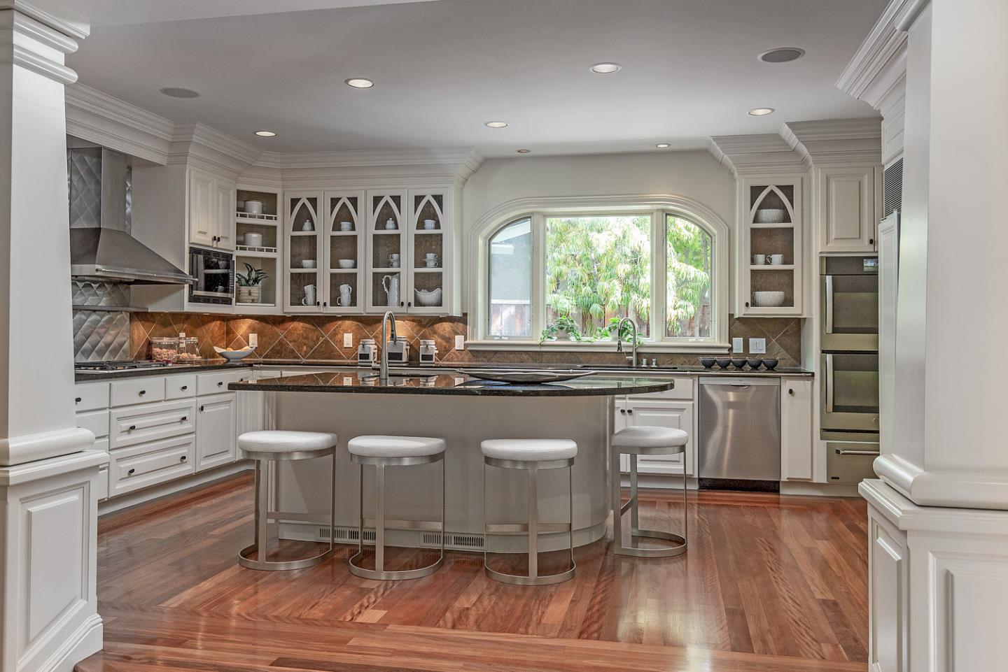 Detail Gallery Image 9 of 51 For 941 Berry Ave, Los Altos,  CA 94024 - 4 Beds | 4/1 Baths
