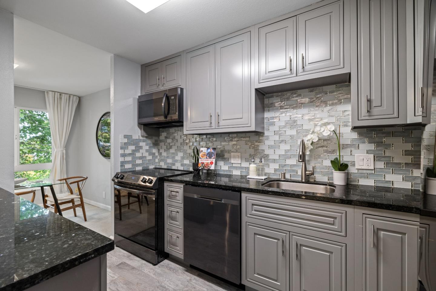 Detail Gallery Image 11 of 25 For 833 N Humboldt St #314,  San Mateo,  CA 94401 - 1 Beds | 1 Baths