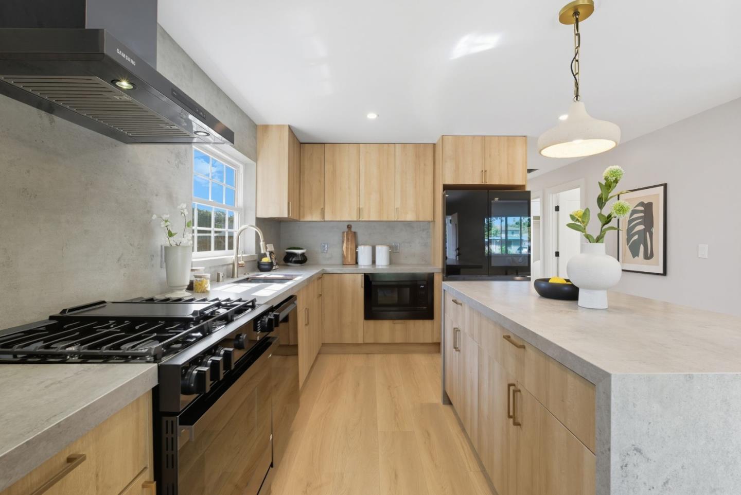 Detail Gallery Image 13 of 53 For 1117 Henderson Ave, Menlo Park,  CA 94025 - 3 Beds | 2 Baths