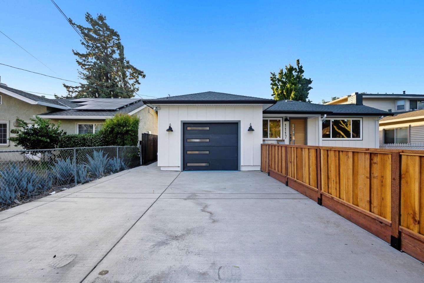 Detail Gallery Image 38 of 53 For 1117 Henderson Ave, Menlo Park,  CA 94025 - 3 Beds | 2 Baths