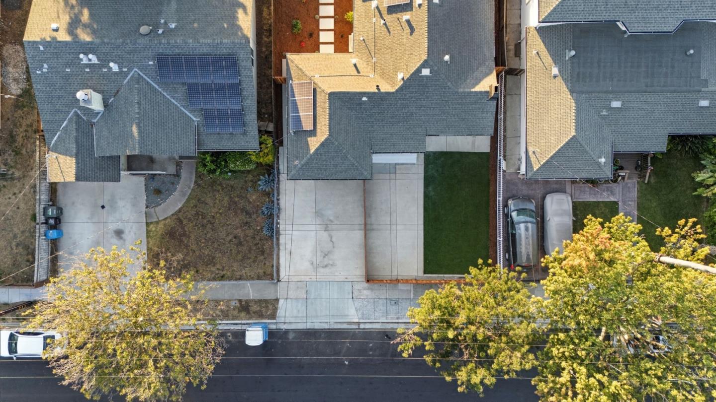 Detail Gallery Image 47 of 53 For 1117 Henderson Ave, Menlo Park,  CA 94025 - 3 Beds | 2 Baths